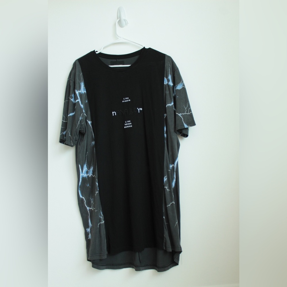 Nana Judy black t-shirt with details
